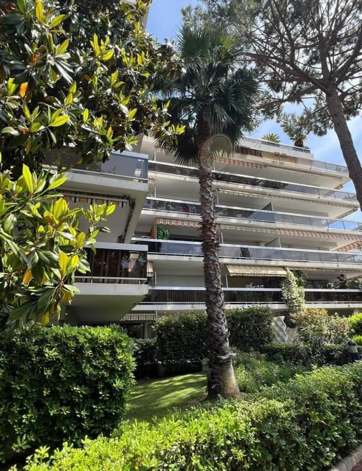 Juan Les Pins Tanit Studio Climatise Vue Sur Mer Piscine Antibes Eksteriør billede