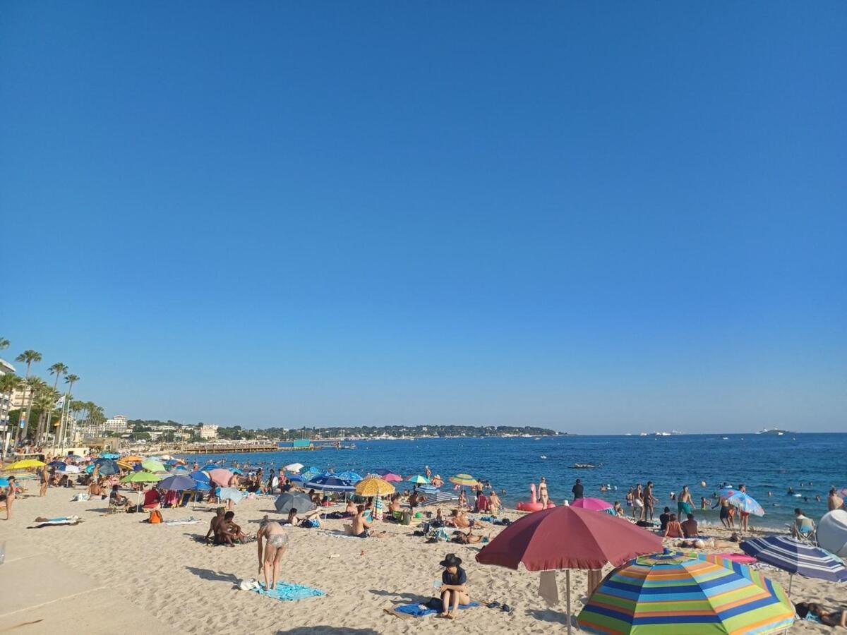 Juan Les Pins Tanit Studio Climatise Vue Sur Mer Piscine Antibes Eksteriør billede