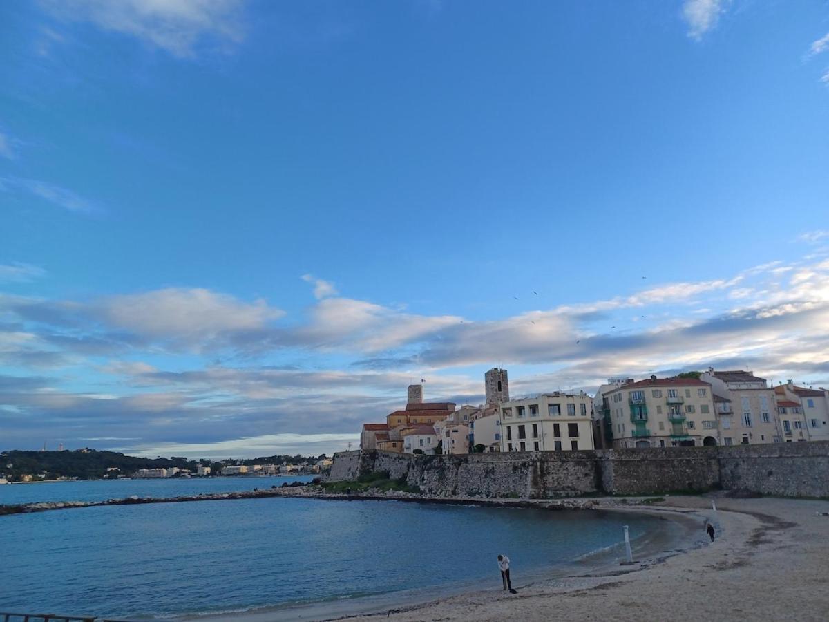 Juan Les Pins Tanit Studio Climatise Vue Sur Mer Piscine Antibes Eksteriør billede