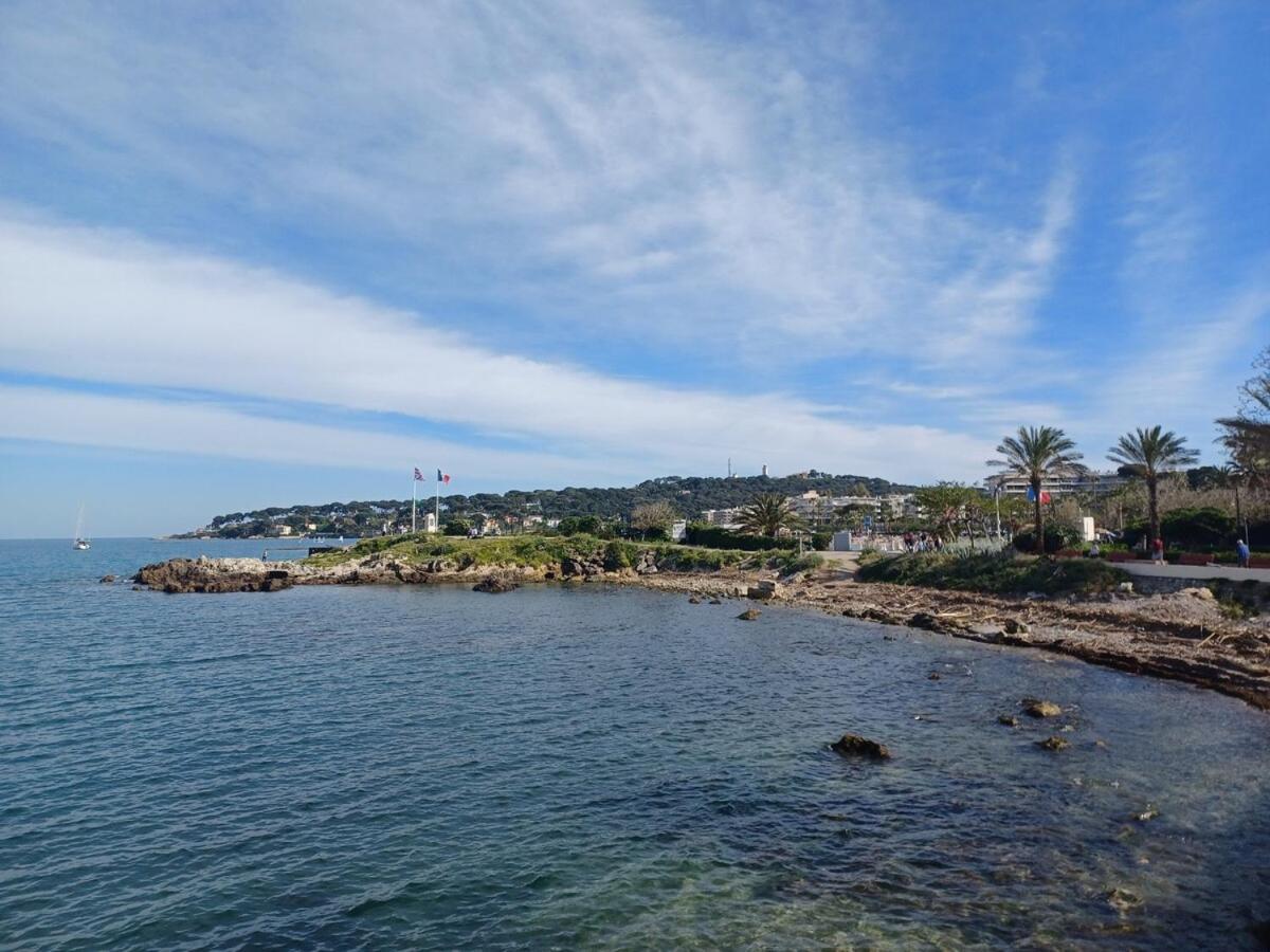 Juan Les Pins Tanit Studio Climatise Vue Sur Mer Piscine Antibes Eksteriør billede