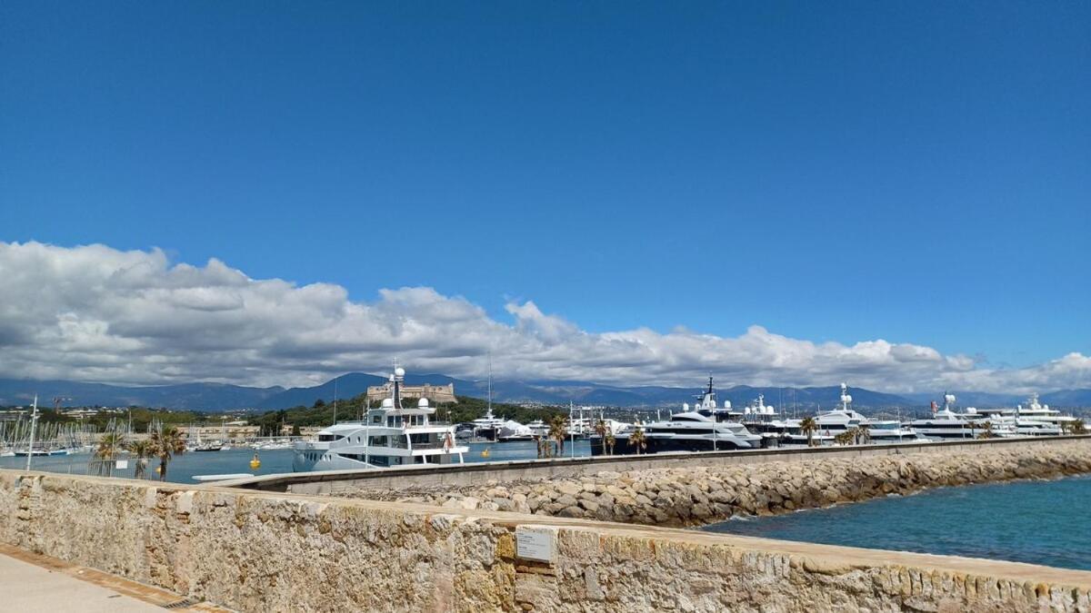 Juan Les Pins Tanit Studio Climatise Vue Sur Mer Piscine Antibes Eksteriør billede